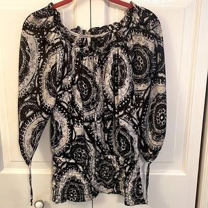 Essentials by Milano- Paisley Top - Size S